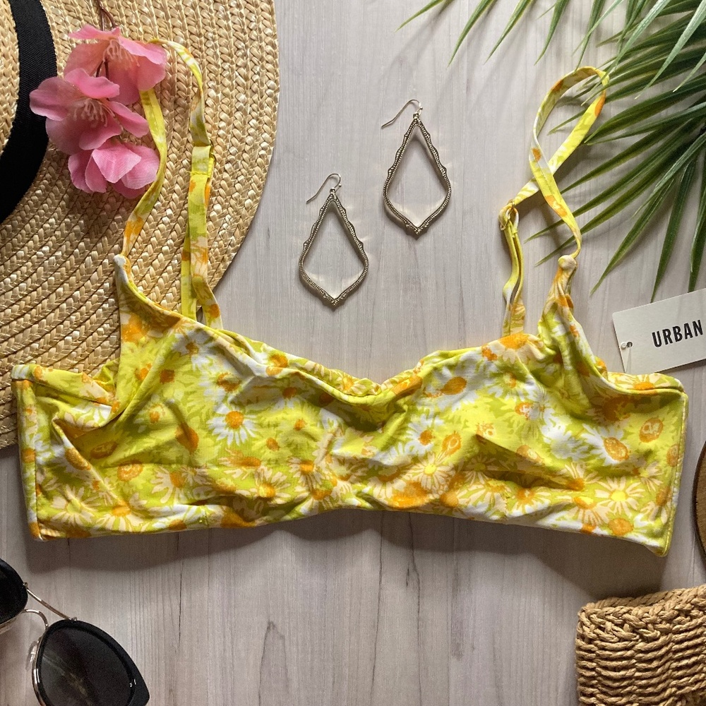 UO 🍍 Floral Bralette Bikini Top